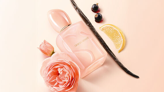 Giorgio Armani Si Nude Bloom bottle with rose, vanilla pod, berries and citrus.