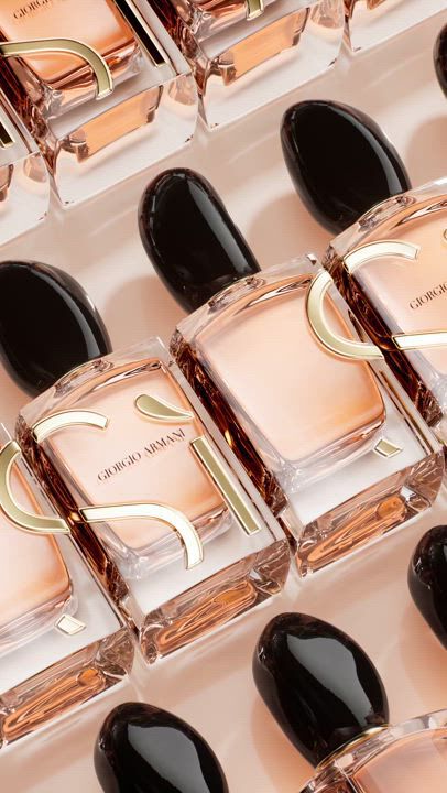 Many SI PARFUM neatly arranged.